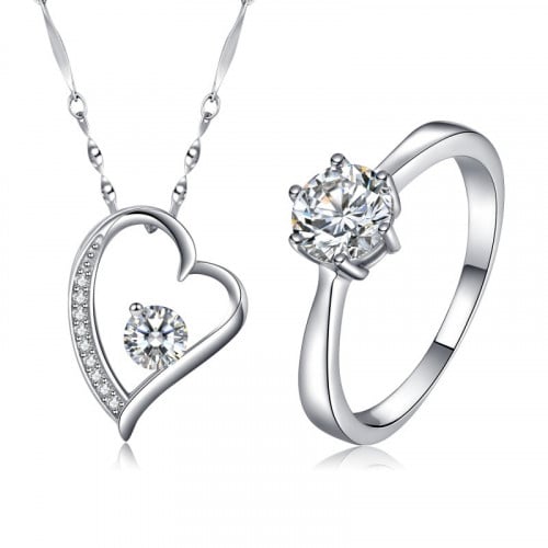 طقم love من احجار الـCZ و الفضة المطلية بالروديوم...