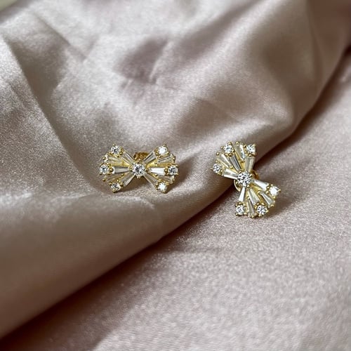 حلق بابيون بأحجار الCZ والفضة المطلية بالذهب