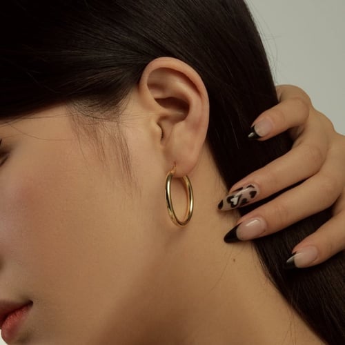 حلق كلاسيك من الفضة المطلية بالروديوم