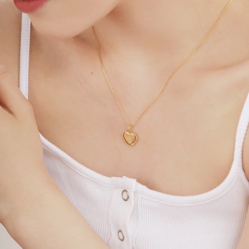 قلادة تحبني من احجار الـCZ والفضة المطلية بالذهب