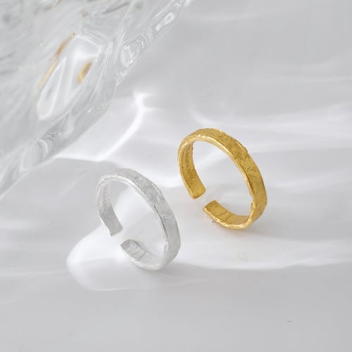 خاتم سطح القمر من الفضة المطلية بالروديوم