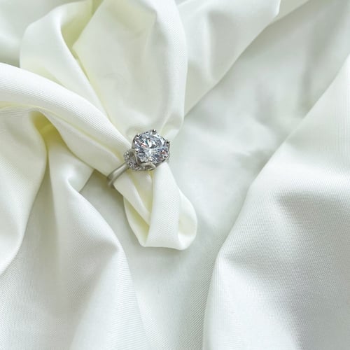 خاتم زهرة روزا من احجار الـ CZ والفضة