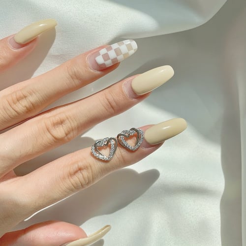 حلق قلبين من احجار الـCZ والفضة المطلية بالروديوم