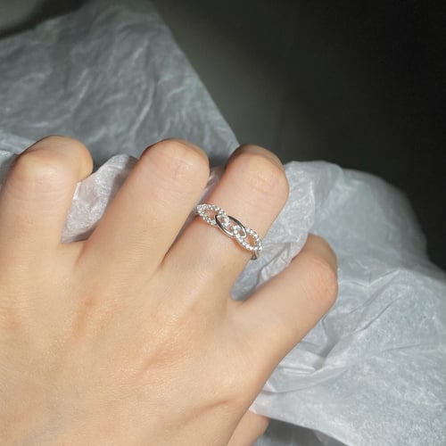 خاتم أودي من احجار الـ CZ والفضة