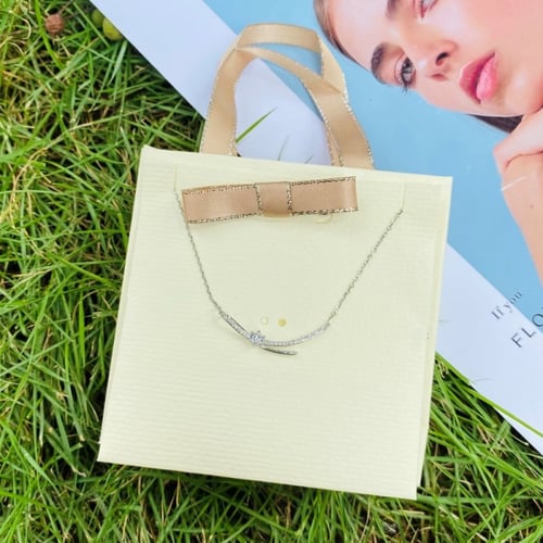 قلادة بروش من احجار الـCZ و الفضة المطلية بالروديو...