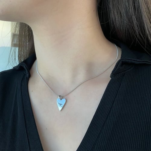 قلادة القلب الجامح من الفضة المطلية بالروديوم