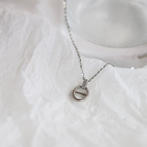 قلادة Creativity من أحجار الCZ والفضة المطلية بالر...