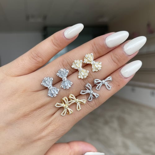 حلق بابيون بأحجار الCZ والفضة المطلية بالروديوم