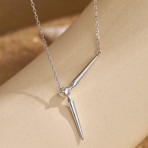 قلادة ستيلا من اللؤلؤ والفضة المطلية بالروديوم