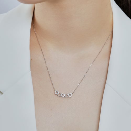 سلسال Five Hearts من احجار الـCZ و الفضة المطلية ب...