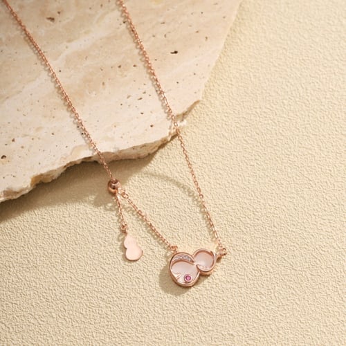 قلادة سباركلينج بالصدف و الCZ روزي