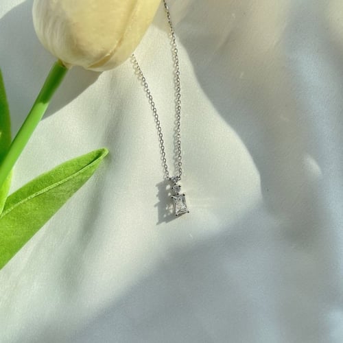 سلسال لونق من احجار الـCZ و الفضة المطلية بالروديو...