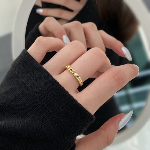 خاتم سطح القمر من احجار الـCZ والفضة المطلية بالذه...