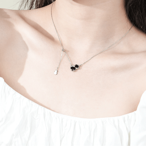 قلادة سباركلينج من احجار الـCZ والفضة المطلية بالر...