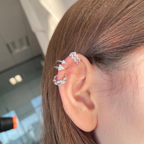 صفد الأذن مثلث من الفضة المطلية بالروديوم