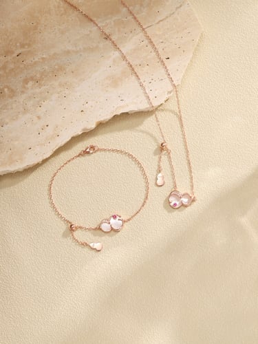 قلادة سباركلينج بالصدف و الCZ روزي