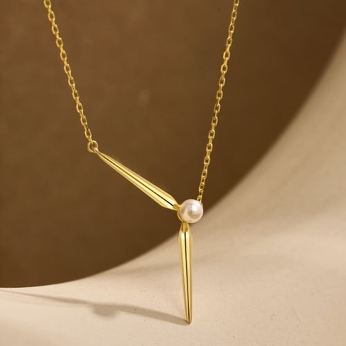 قلادة ستيلا من اللؤلؤ والفضة المطلية بالذهب