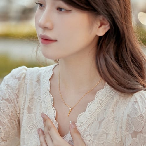 قلادة ستيلا من اللؤلؤ والفضة المطلية بالذهب