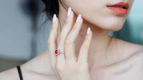 خاتم Red.R من احجار الـ CZ والفضة