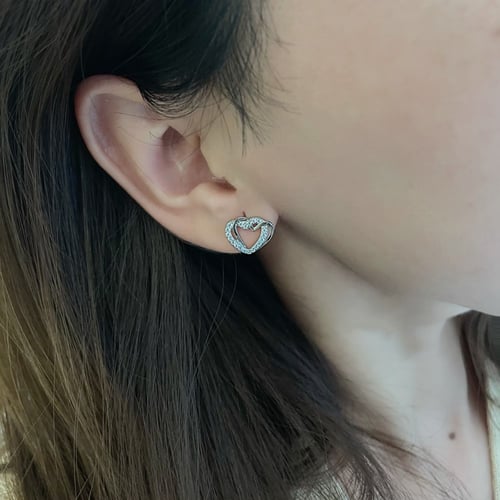 حلق قلبين من احجار الـCZ والفضة المطلية بالروديوم