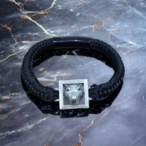 أساور رجالي الذئب بلون أسود