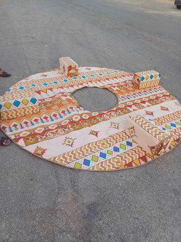 جلسات ارضية دائرية بعددة الوان