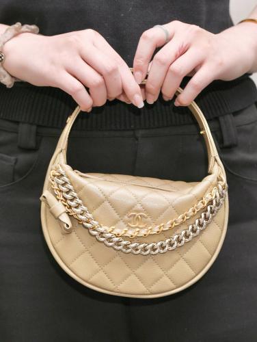 Chanel bag Size : 19 x 11 x 3 cm