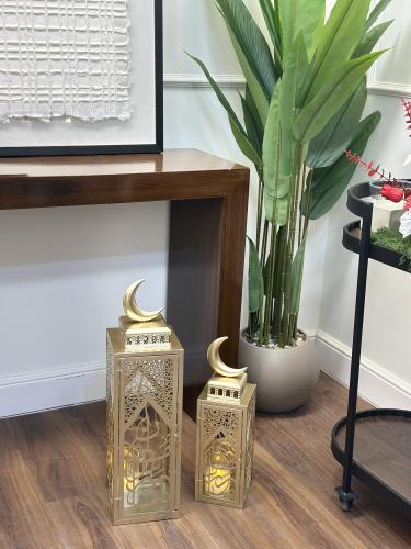 تحف وفوانيس ذهبي