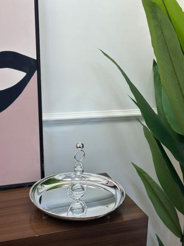 صحن تقديم استيل بكرستال شفاف حجم كبير