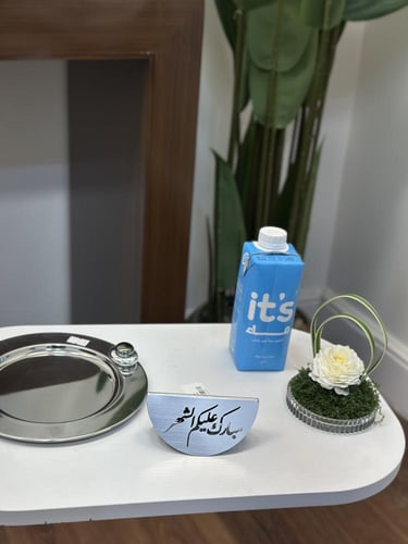 استاند اكريليك فضي