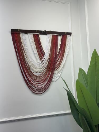 تعليقة هدب جداريه