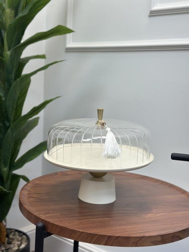 صحن تقديم بغطاء