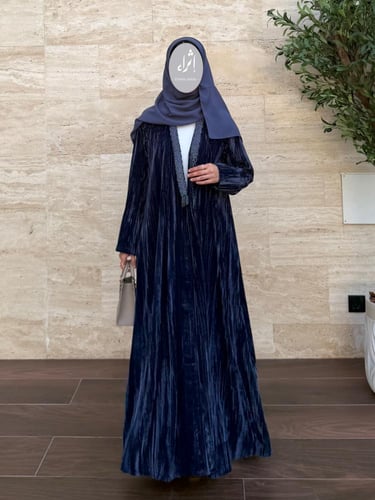 عباية مخمل مع شك وهدب