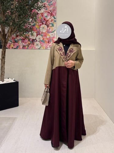 عباية كريب عنابي وبيج