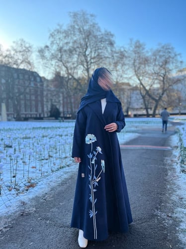 عباية مع تطريز يدوي (صيفي او شتوي)