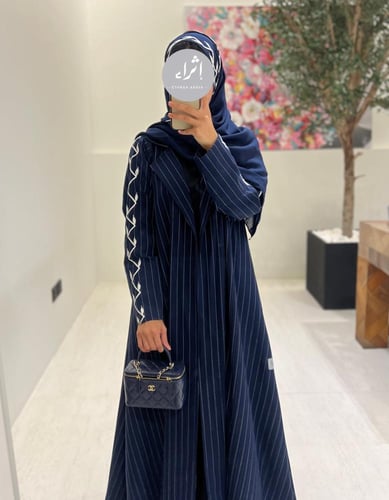 عباية كريب مع تطريز