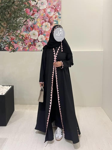 عباية كريب مع تطريز