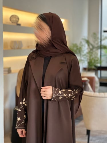 عباية كريب باللون البني