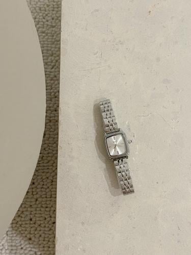 ساعة نسائية