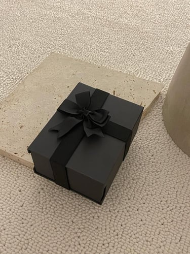 علبة ساعة فاخرة