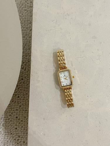 ساعة نسائية