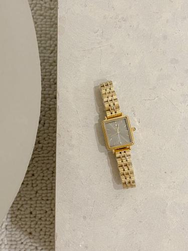 ساعة نسائية