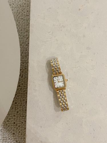 ساعة نسائية