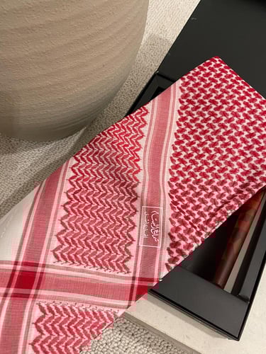 شماغ البسام بيسك احمر غامق