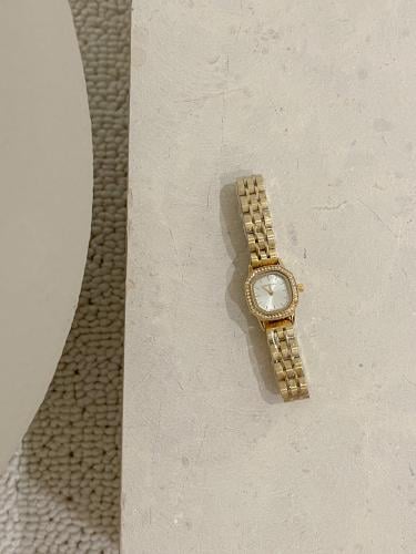 ساعة نسائية