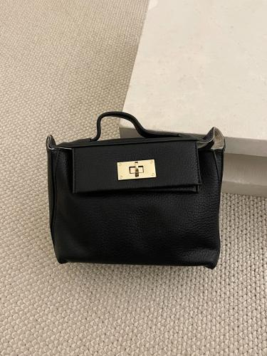 شنطة نسائية