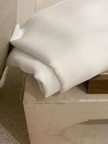 قماش سميراميس لون ابيض