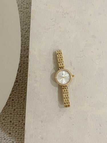 ساعة نسائية