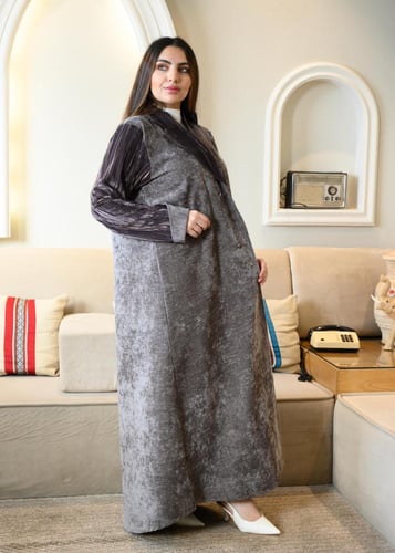 عباية شتوية مخملية فاخرة بقصة بليزر رسمية مع أكمام...