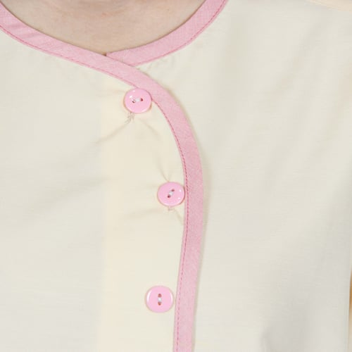 زي عاملات منزلية بأزارير